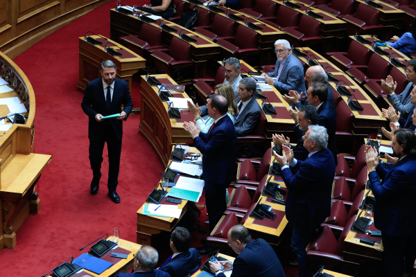 Συνάντηση Ανδρουλάκη με τους βουλευτές του ΠΑΣΟΚ μετά την ομιλία του στη Βουλή
