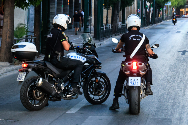 Ηλιούπολη: Χειροπέδες σε δύο ανήλικους για επιθέσεις σε βάρος γυναικών