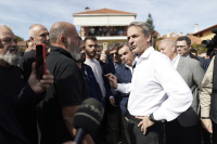 Μητσοτάκης σε αλιείς στην Αρναία Χαλκιδικής: «Θα κάνουμε το καλύτερο δυνατό» - Επίσκεψη στη Μονή Ευαγγελισμού της Θεοτόκου στην Ορμύλια